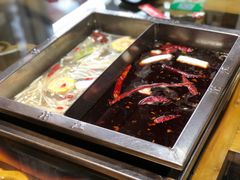 虹鳟鱼鸳鸯锅-沱江鱼府(丽江店)