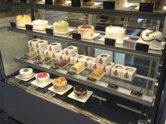 面包甜点陈列柜-卷心卷意·轻甜蛋糕(新光天地店)