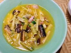 野山笋炖黄鳝-鱼食饭稻·苏浙土菜17年老馆子(平江路店)