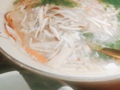 -蜜桃餐厅·伴山(湖滨商业街店)