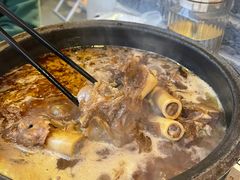 精品砂锅羊棒骨-百味源炭火烤翅 ·夜市大排档(酒仙桥店)