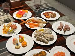 -广州万富希尔顿酒店·感趣自助餐厅·金秋蟹宴生蚝海鲜刺身