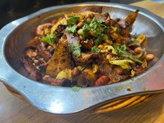 -愉肴麻辣香锅(中山路店)