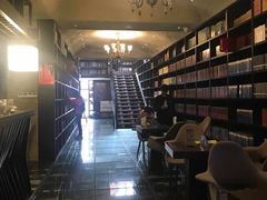 -钟书阁(松江泰晤士小镇店)