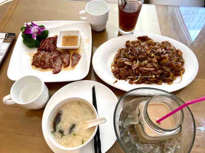 香港翠园茶餐厅(永乐店)-"哇塞,菠萝包又好吃又漂亮,红茶也很好喝.