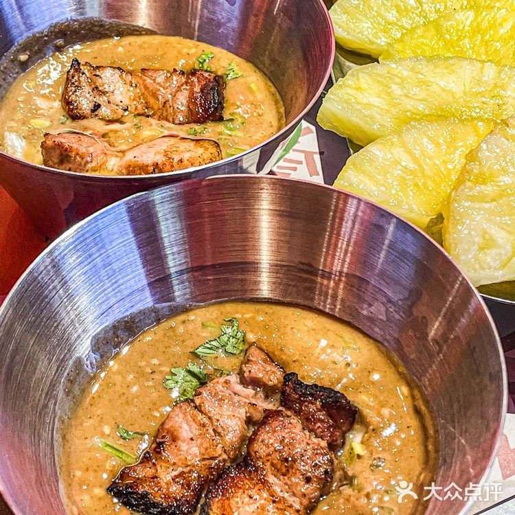 南京的姐妹给我冲！这口麻酱烤肉真的绝了