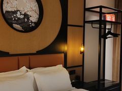 -万泊酒店(长沙五一广场国金中心店)