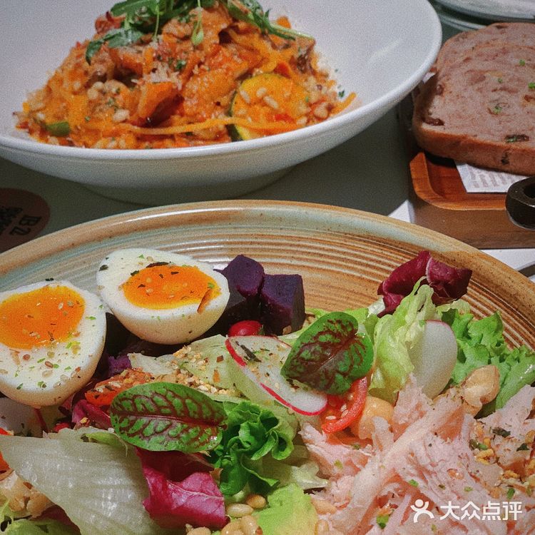 乔泰勒JOETYLER🌟这家的班尼迪克蛋和意面超好吃哒!