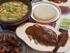 -阿瓦山寨·湘菜现炒·剁椒鱼头王(咸阳总店)