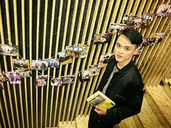-新华里咖啡书吧(新华书店小寨店)