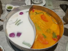 冬阴功龙虾椰子鸡鸳鸯锅-四面泰(万象城店)