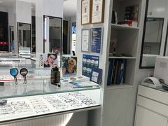 -光明眼镜·蔡司授权(徐泾店)
