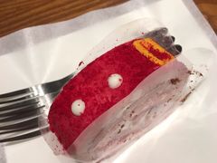 草莓红丝绒卷-星巴克(北京门头沟长安天街店)