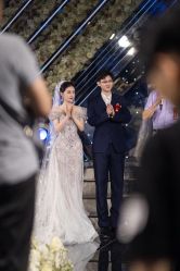 -不晚国际婚纱礼服