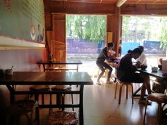 大堂-正宗李家土鸡米线店
