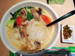 -蒙自源米线大王(东站店)