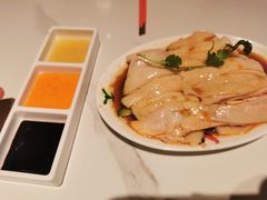 招牌海南鸡四分之一-芽笼芽笼新加坡餐厅(环球港店)