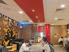 -麦当劳(汉口火车站候车室店)