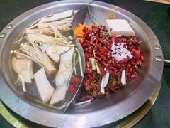-沸炉重庆老火锅(军事博物馆店)