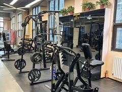 -岩顶健身(玄武店)