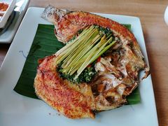 香茅草烤罗非鱼-纳禾春.云南.版纳特色菜.傣味手抓饭(南亚店)