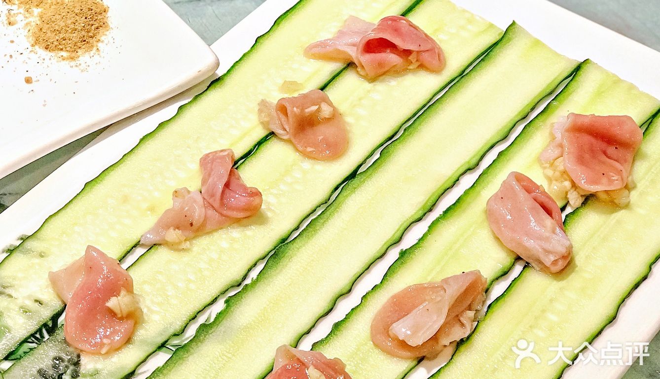 鲜掉眉毛❗️姐妹带我吃的这家薄如纸的斑鱼火锅真🉑