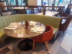 -港丽餐厅(高德置地店)