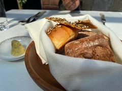 餐前面包配黄油-弗兰克牛排西餐厅Ribone steak house(柠檬花园店)