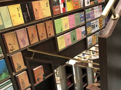 -钟书阁(群光广场店)