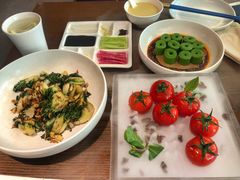 番茄脆菇沙拉-小大董·烤鸭(王府井apm店)