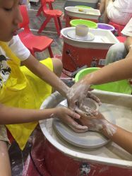 -泥娃娃DIY陶吧(易生活购物公园店)