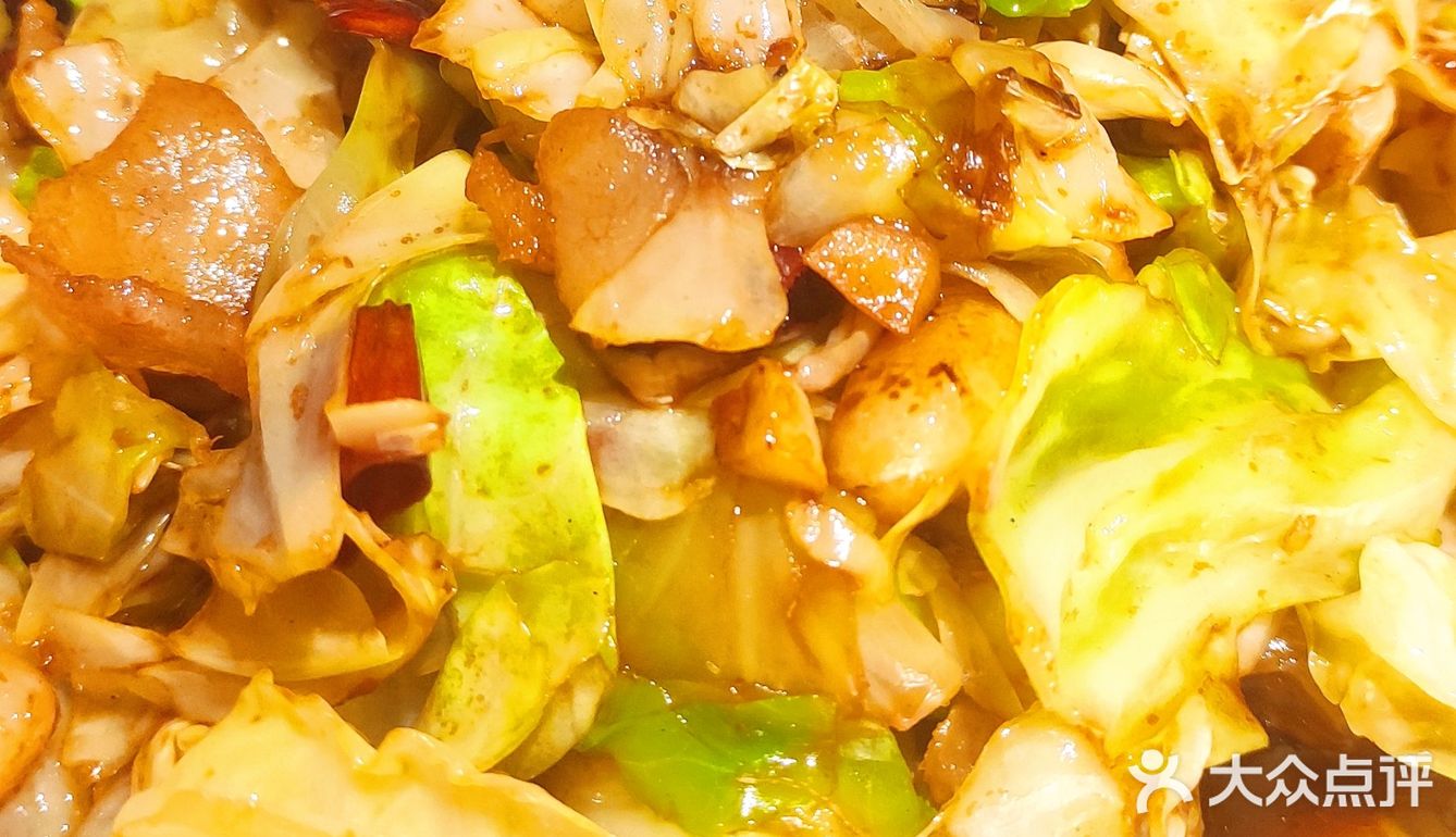 果然名不虚传，筱爷叔位于云廊黄金铺位，一眼就找到了