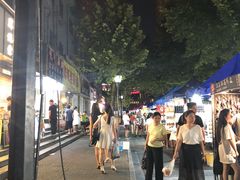 -吴山路夜市