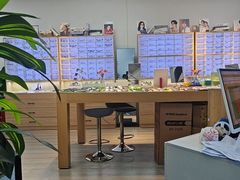 -天空之镜眼镜店蔡司依视路配镜授权零售店(望京颐堤港店)