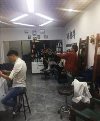 -V8潮牌·接发烫染连锁