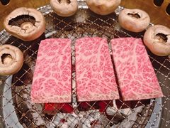 -山川小町·极番烧肉(新地假日广场店)