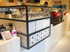 面包甜点陈列柜-UPPER KITCHEN(延安路店)