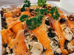 烟熏三文鱼杂菌沙拉-BE BRIGHT KITCHEN(正佳广场店)