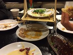 吊烧肉卷饼-我去·春饼文化主题餐厅(国定路总店)
