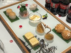 精美点心拼盘-醉辉皇上海之巅(上海中心大厦店)