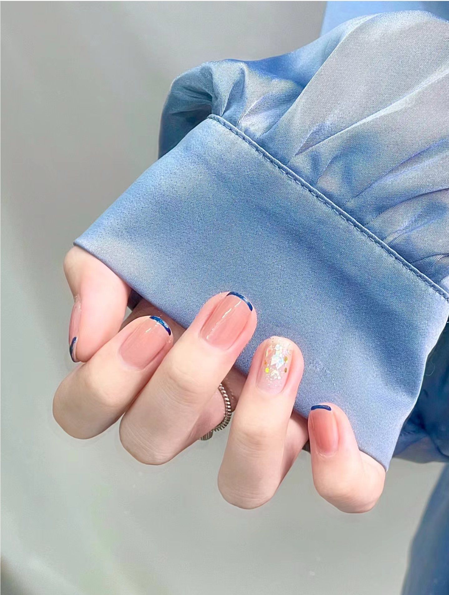 高级感蓝色法式美甲