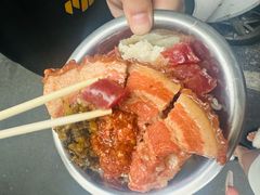 -梁阿婆廿年老牌扣肉糯米饭