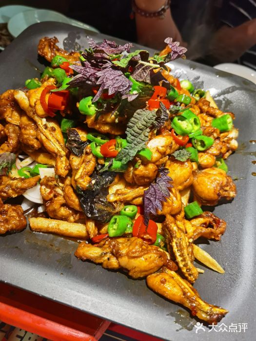 炭舍干锅(世界城广场店)炭火干锅牛蛙图片