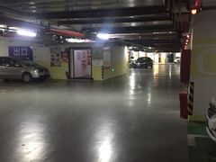 -奉贤宝龙城市广场·停车场