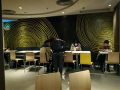 大堂-麦当劳(中山公园龙之梦店)