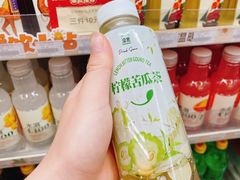 -全家便利店(宜山路站店)