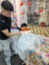-蘑菇头国际儿童美发