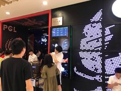 等位区-胖哥俩肉蟹煲(湖滨银泰in77店)