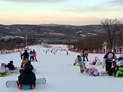 -庙香山滑雪场