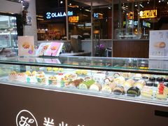 面包甜点陈列柜-卷心卷意·轻甜蛋糕(新光天地店)